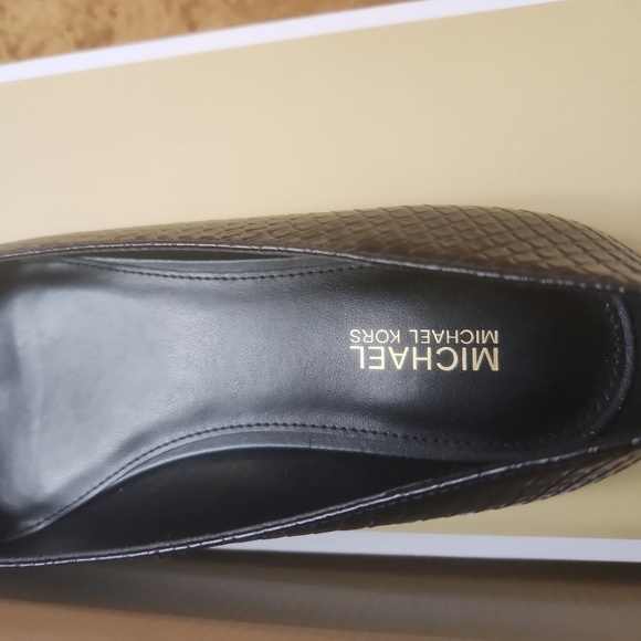 Michael Kors Amanda MK gold Logo Ballet Flats In Black Nitb - Picture 4 of 5